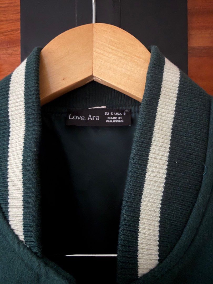 Oversized Varsity/baseball Jacket (Category: Coats, Jackets and Outerwear) located in Paranaque City. Submitted by krishamel (Listing ID 1405042430, Image 2). Description: Oversized baseball jacket Can fit mens Locally made.
