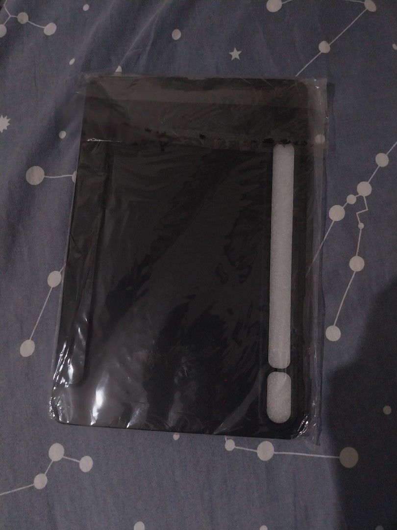 Samsung Tab Case Black (S10FE S9 S9FE) (Category: Cases & Sleeves) located in Manila. Submitted by juiceboxtrove (Listing ID 1405143170, Image 2). Description: samsung tablet case black fits: S10FE (10.9") | S9 (11") | S9FE (10.9).