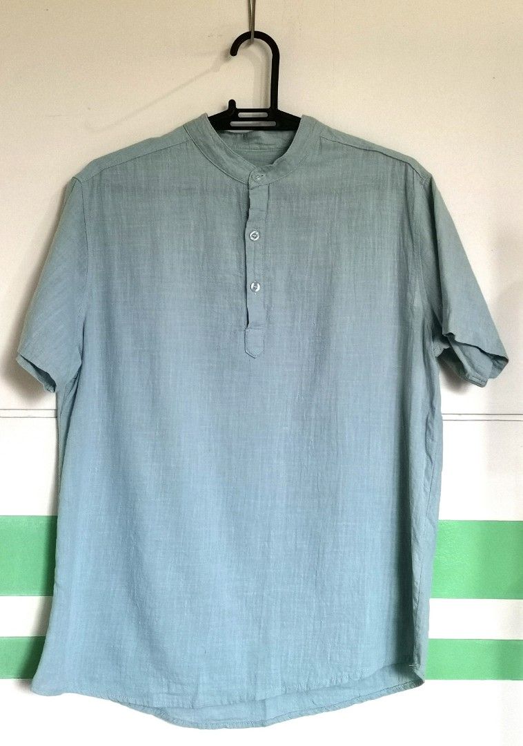Short Sleeve Mandarin Collar Shirt (Category: Tshirts & Polo Shirts ) located in San Pablo. Submitted by somariaj (Listing ID 1405143407, Image 1). Description: Sage green color Chinese colar Katsa-like cloth 21x28.