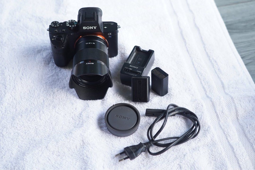 Sony Alpha a7S Camera with FE 35mm Lens (Category: Cameras) located in Floridablanca. Submitted by cashmerebandong (Listing ID 1405156810, Image 1). Description: Selling my Sony A7S II mirrorless camera with the premium Sony Zeiss 55mm f/1.8 lens. The lens alone already costs a lot, so getting the full set at this price is a great deal for anyone looking to upgrade. 📦 Inclusions: ✔️ Sony A7S II body ✔️ Sony Zeiss 55mm f/1.8 lens (with hood) ✔️ 2