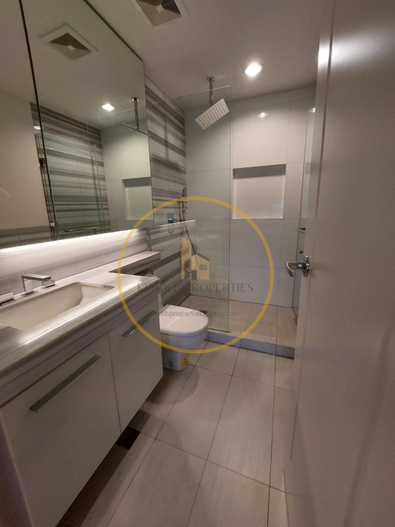 THE PROSCENIUM RESIDENCES 2 BEDROOM UNIT FOR SALE (Category: Apartments & Condos) located in Makati City. Submitted by kimdlb_properties (Listing ID 1356107092, Image 3). Description: ✨ New Listing Alert! ✨ THE PROSCENIUM RESIDENCES BY ROCKWELL 🏢55th floor Size: 93 SQ.M # of Bedrooms: 2 Bedrooms Furnishing: Fully furnished ✅Balcony ✅Parking Slot Ready for Move-In 🏷️ASKING PRICE: 💰SALE @ 42M GROSS Say hello to your next potential home! Beautifu