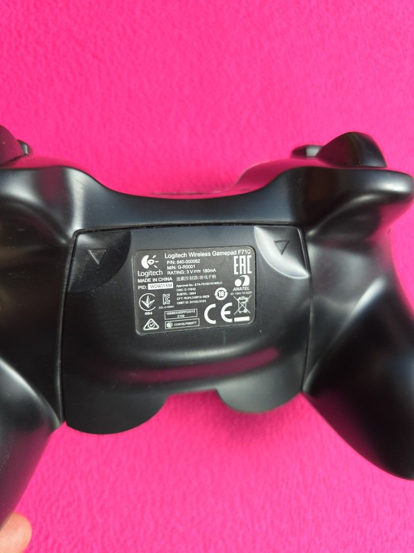 Wireless controller (Category: Controllers) located in Singapore. Submitted by reprat (Listing ID 1405033168, Image 3). Description: Logitec wireless controller rarely used as kids used the x box controller alone.