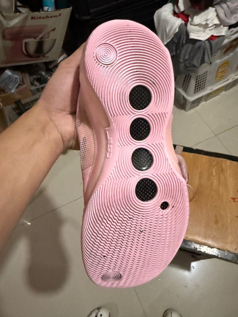 WOW 10 Blossom (Category: Sneakers) located in Bulacan. Submitted by brixandrei (Listing ID 1404991698, Image 1). Description: size 12 needs cleaning lang .