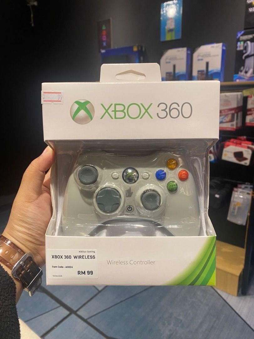 Xbox 360 Wireless Controller (Category: Controllers) located in Bangi. Submitted by aikilyugamingbangi (Listing ID 1405004174, Image 1). Description: Condition: 10/10 Tested OK Compatibility: Xbox 360 / PC ✨ Button, analog & trigger semua responsive ✨ Tiada delay, tiada drift ✨ Grip masih elok, comfortable pakai ✨ Ready to play — plug & play 📌 For any inquiries, reach us on What'sApp 👇🏻 👇🏻 👇🏻 +60176926933 ⓿❶❼❻❾❷❻❾❸❸ 📌 Address: Aikilyu Gam