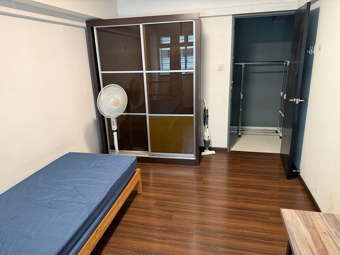 (Category: ) located in . Submitted by gc_market (Listing ID 1399336074, Image 1). Description: .