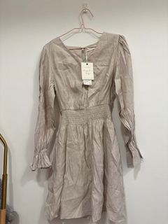 （分類：）位於 。 由 q.closet_ 提交（商品編號 1401843575，圖片 1）。簡介： 。