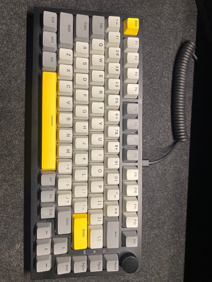 Ajazz AK820 Wired Grey-White (Moon) Hot-swappable (Category: Computer Keyboard) located in Antipolo. Submitted by ci4riel (Listing ID 1401850095, Image 1). Description: - Ajazz AK820 Wired Keyboard - Grey and White 'Moon' color scheme - Hot-swappable switches WITH BOX, COILED WIRE INCLUDED.