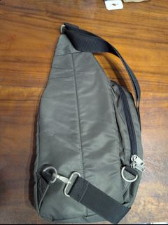 (Category: ) located in . Submitted by usedpanda (Listing ID 1401795791, Image 1). Description: .