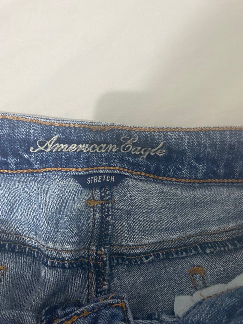 American Eagle Denim Shorts Size 10 (Category: Shorts) located in San Ildefonso. Submitted by msdzer (Listing ID 1401841817, Image 2). Description: .