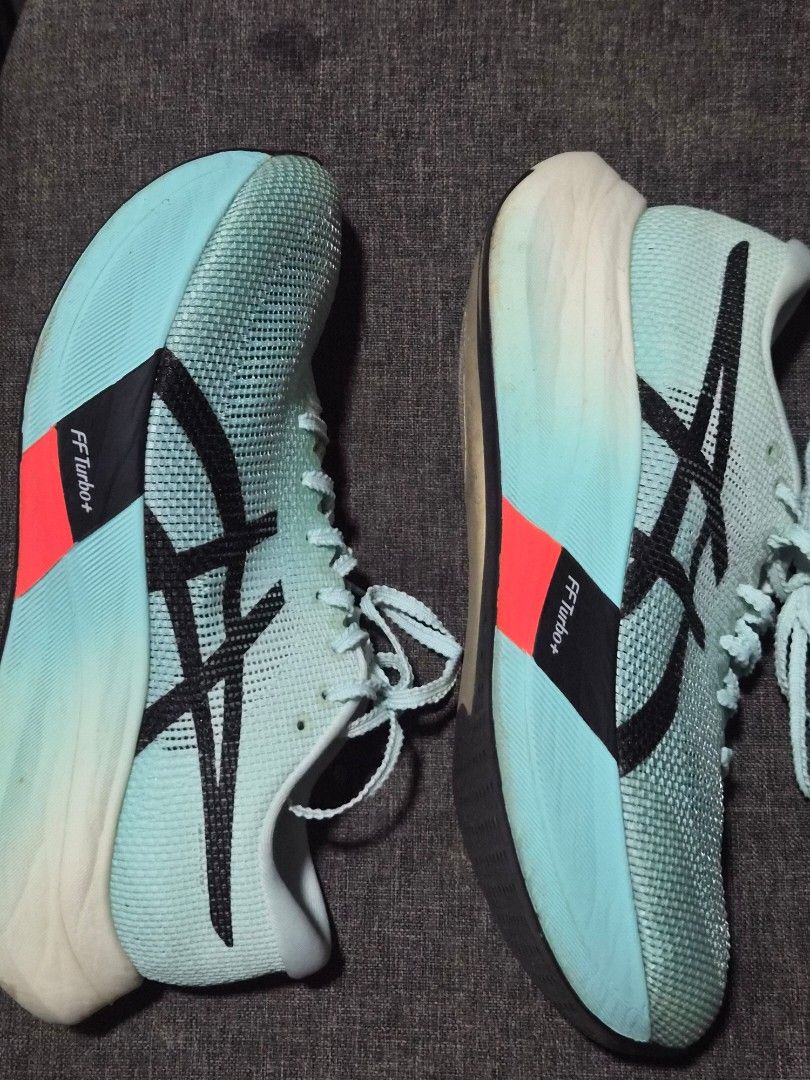 Asics Metaspeed Edge+ Running Shoes (Category: Sneakers) located in Singapore. Submitted by ashra03 (Listing ID 1401908896, Image 1). Description: actually size unisex, US 6, EU 39. use it for only 30km or less pretty new, discarded the box. authentic. I bought it on Asics SEA website rfs: im usually women's US 6/6,5, and bought the wrong size.