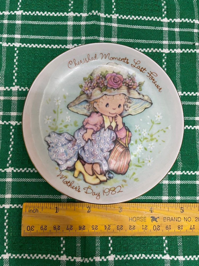Avon Mother's Day Plate 1982 (Category: Dinnerware & Cutlery) located in Las Pinas. Submitted by kashireadsbookstore (Listing ID 1401771249, Image 2). Description: - Avon Mother's Day Plate from 1982. - Features a sweet illustration of a girl in a hat. - Inscription: "Cherished Moments Last Forever." - Vintage collectible item. - Ideal for collectors or as a gift..