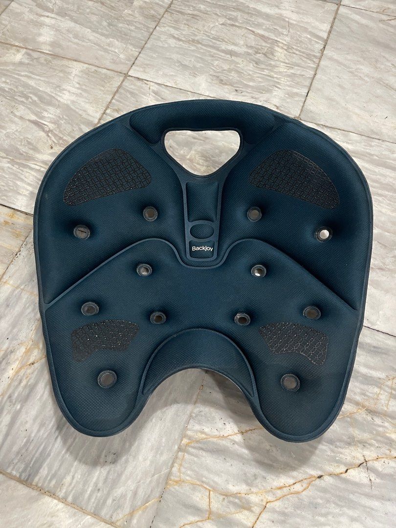 BackJoy SitSmart core traction seat (Category: Braces, Support & Protection) located in Quezon City. Submitted by _qqq23 (Listing ID 1401841830, Image 1). Description: BackJoy SitSmart core traction seat Barely used, like new no issues bnew price is 4,500 loc: new manila, qc.