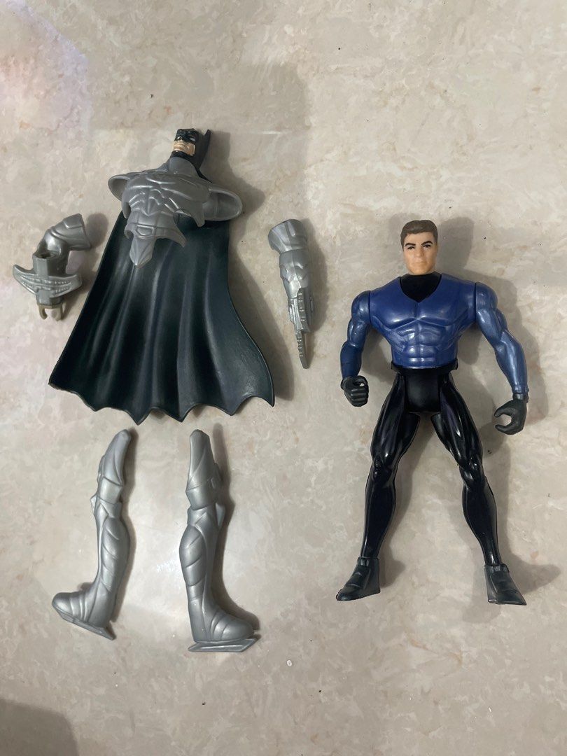 Batman 1997 kenner (Category: Figurines & Statues) located in Makati City. Submitted by tomypom (Listing ID 1401751979, Image 3). Description: Authentic 1997 kenner Batman 90’s classic Dc comics 799 pesos only! .