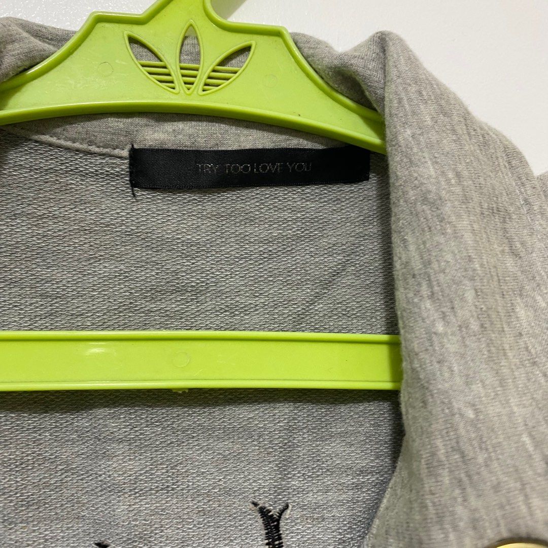 Bolster Skull Zip-Up Jacket |Grunge| Y2K (Category: Coats, Jackets and Outerwear) located in Cabanatuan. Submitted by behatixoxo (Listing ID 1401905129, Image 2). Description: Good-used condition Dimension: Length-24” Width-18”.