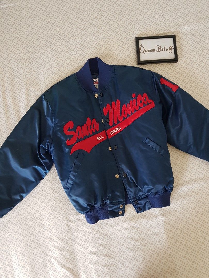 Bomber Puffer Jacket (Category: Coats, Jackets and Outerwear) located in Pasig City. Submitted by queenbstuff (Listing ID 1401789677, Image 1). Description: -Best Fits Small-Medium Size. READ before making an offer. 🔹️Location: Pasig City 🔹️Shipping within Metro Manila Only 🔹️Read item description. 🔹️NO When Worn. 🔹️Last Price Posted. 🔹️Preloved. Unless stated Brand New.Manage your expection. 🔹️Color may vary due to lighting. 🔹️1 Day Rese