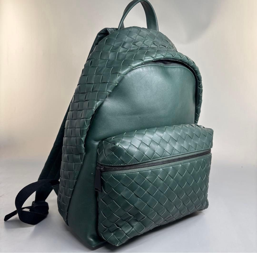 Bottega Veneta Intrecciato Backpack (Category: Luxury Bags & Wallets) located in Las Pinas. Submitted by daisuki_japan_luxury_by_reiko (Listing ID 1401845039, Image 3). Description: Brand Name: BOTTEGA VENETA Size: Height: 42cm x Width: 29cm x Depth: 15cm Accessories: \ *Items not listed in the accessories section are not included. We will not describe the condition of accessories. Please feel free to ask any questions. Country of Origin: Italy M