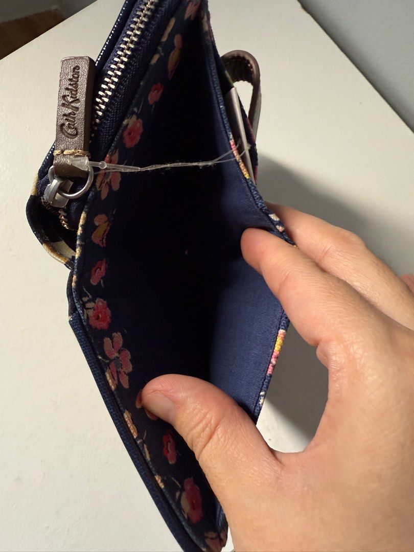 Cath Kidston Folded Zip Wallet - Breton Stripe (Category: Wallets & Card holders) located in Rodriguez. Submitted by sheddmycloset (Listing ID 1401733977, Image 3). Description: .