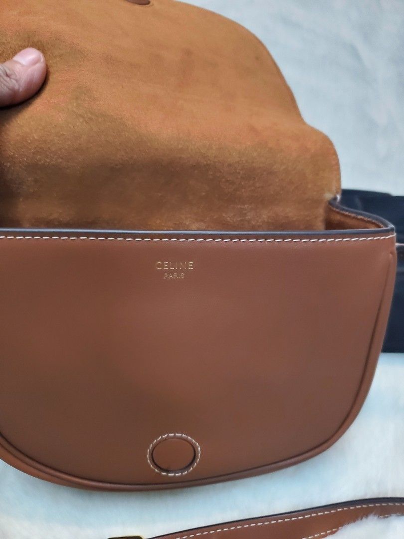 Celine Triomphe Shoulder Bag (Category: Luxury Bags & Wallets) located in Manila. Submitted by althearayala0621 (Listing ID 1401732965, Image 2). Description: Celine Sling bag Genuine Leather Coded .