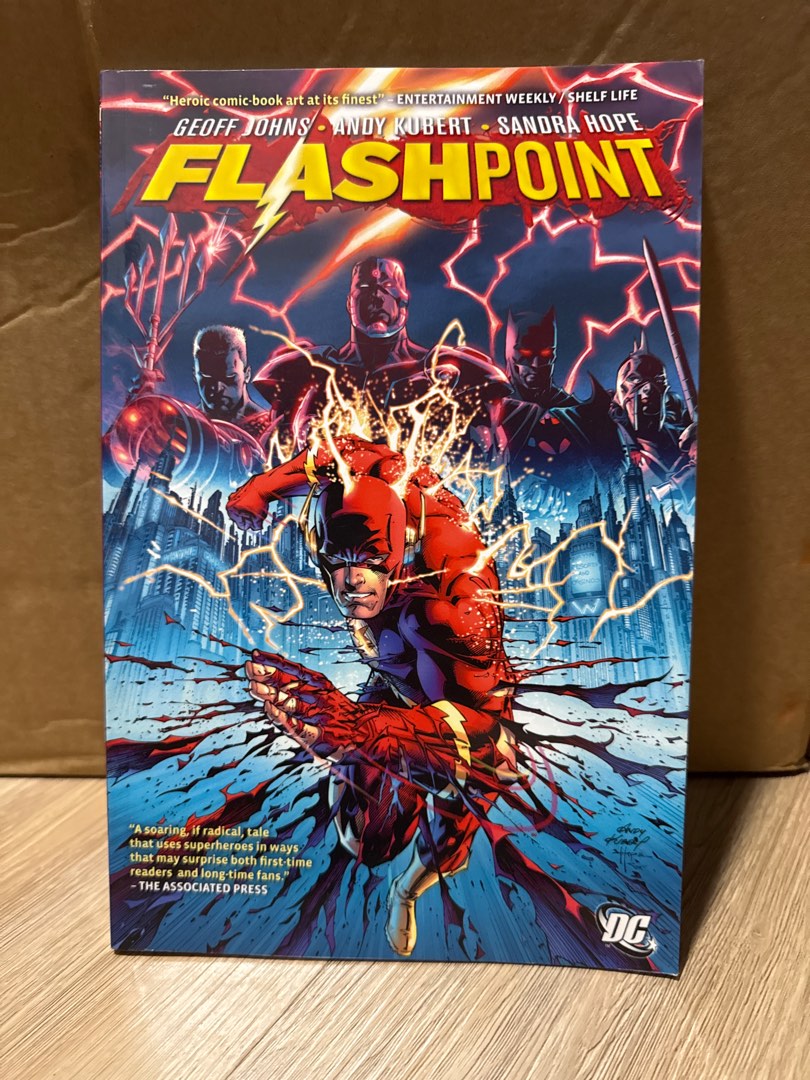 DC Comics Flashpoint Graphic Novel, Hobbies & Toys, Books & Magazines ...