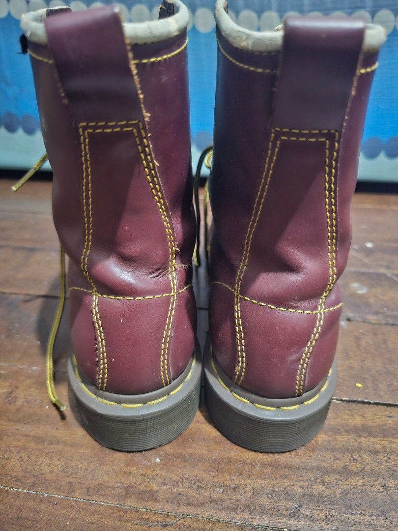 Dr. Martens Capper oxblood uk9 (Category: Boots) located in Makati City. Submitted by brightfire.5399bb (Listing ID 1401850853, Image 3). Description: hindi nagagamit kaya benta na lang.