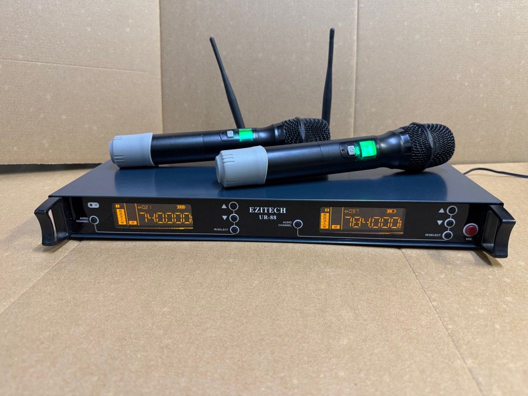 Ezitech UR-88 Wireless Microphone System, Audio, Microphones on Carousell