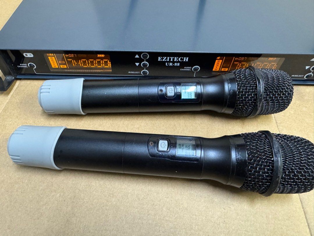 Ezitech UR-88 Wireless Microphone System, Audio, Microphones on Carousell