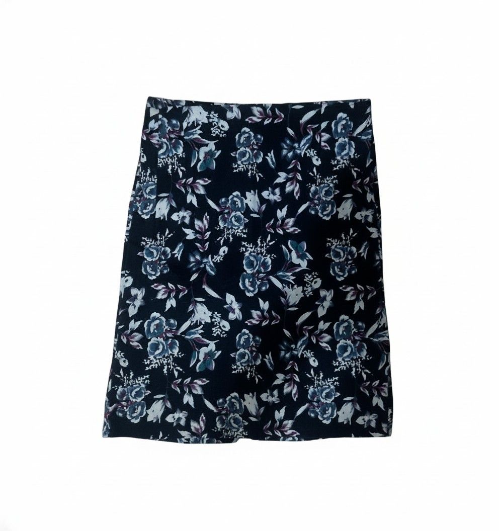 G2S Floral Skirt (Category: Skirts) located in Quezon City. Submitted by jay0708 (Listing ID 1401888202, Image 1). Description: Skirt features a beautiful floral pattern in shades of blue, white, and purple on a black background. It has a classic A-line cut and a comfortable fit. The skirt has a zipper closure at the back. pm for exact measurements .