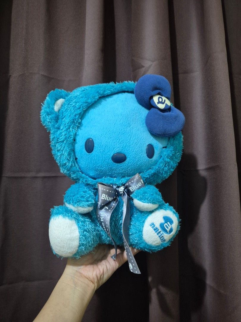 Hello Kitty Vintage Avex Blue Nation (Category: Vintage Collectibles) located in Makati City. Submitted by dontforgetmenot (Listing ID 1401815041, Image 1). Description: Avex Hello Kitty Blue Nation.