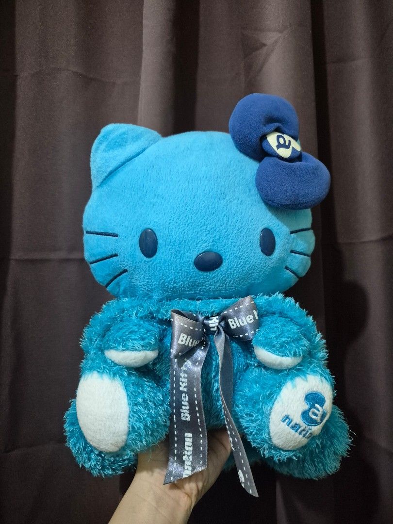 Hello Kitty Vintage Avex Blue Nation (Category: Vintage Collectibles) located in Makati City. Submitted by dontforgetmenot (Listing ID 1401815041, Image 2). Description: Avex Hello Kitty Blue Nation.