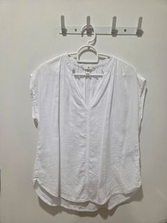 (Category: ) located in . Submitted by thriftwme_ (Listing ID 1401877379, Image 1). Description: .