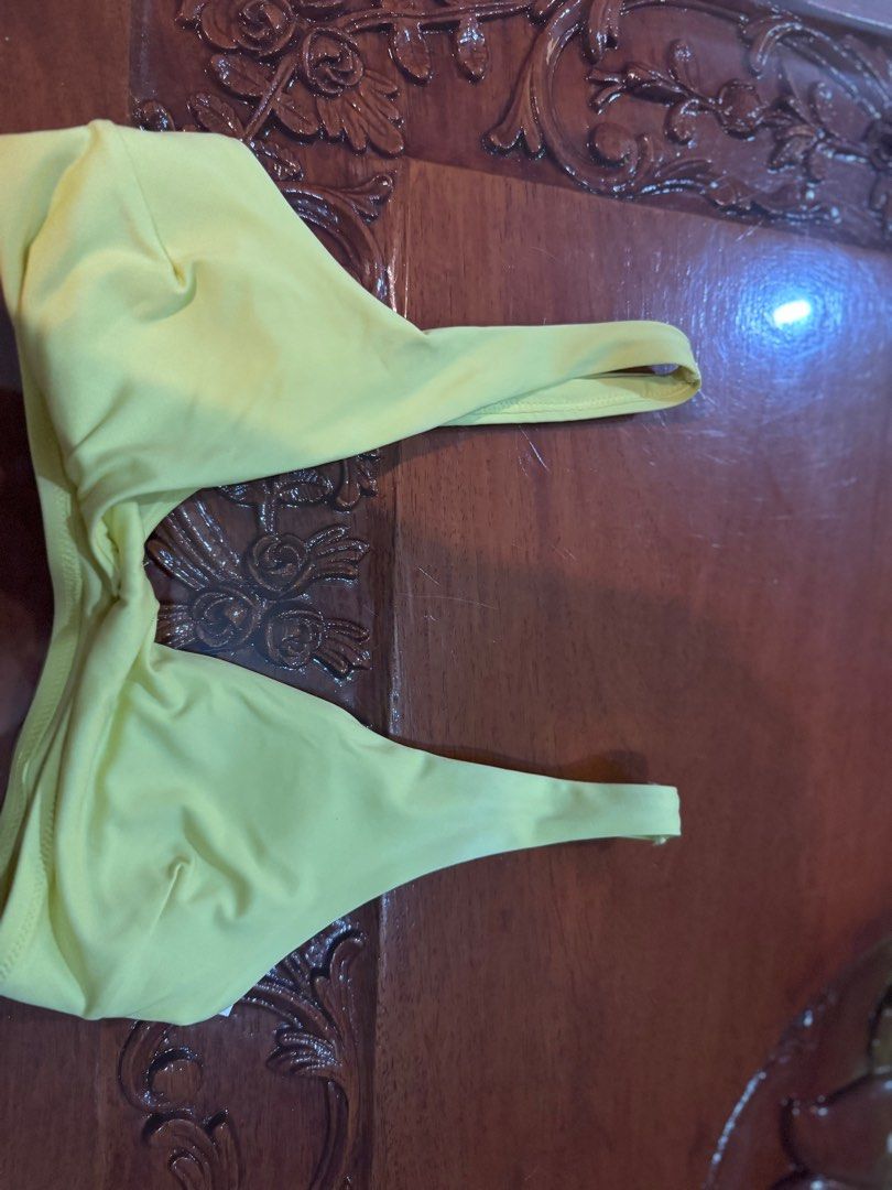 H&M Yellow Bikini Top (Category: Bikinis & Swimsuits) located in Manila. Submitted by decluterthings888 (Listing ID 1401862219, Image 1). Description: .
