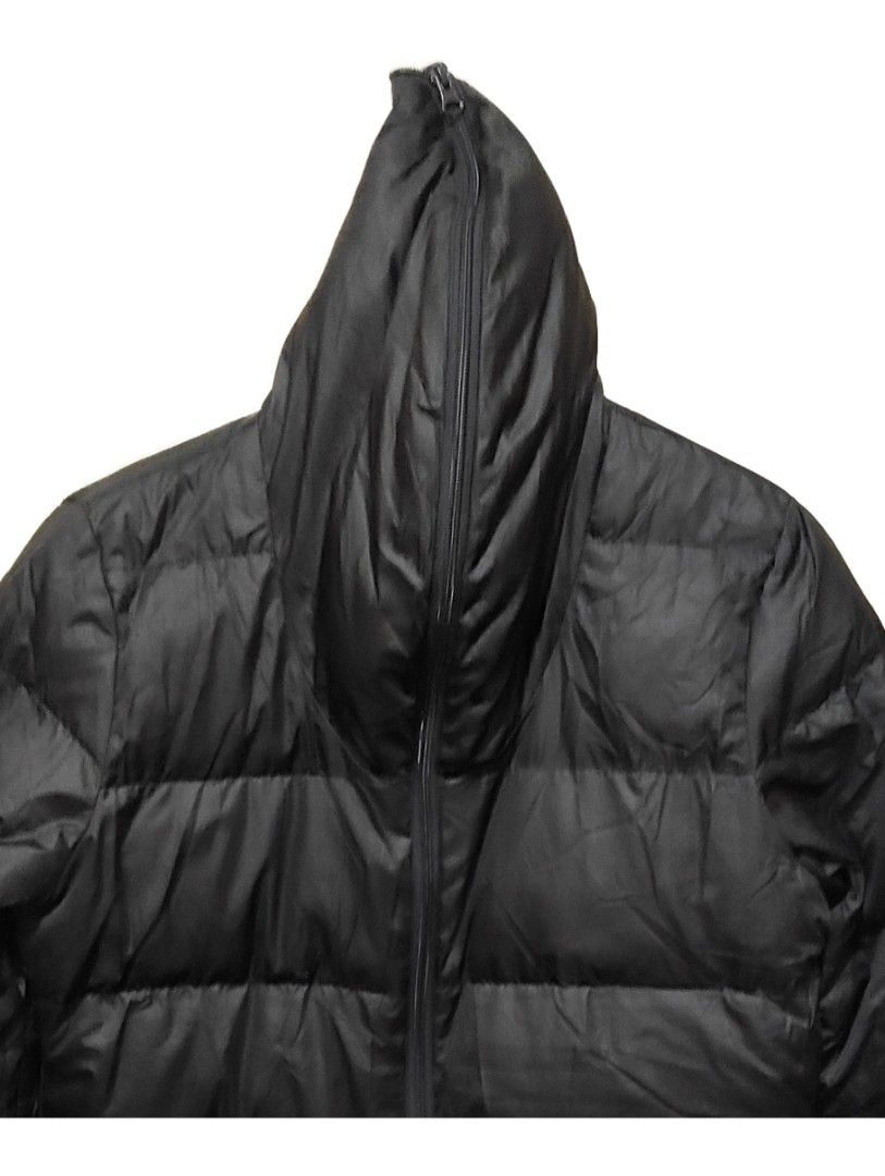 HUE FEMME LIGHTWEIGHT PUFFER JACKET (Category: Coats, Jackets and Outerwear) located in Santa Cruz. Submitted by eytspreloved (Listing ID 1401876893, Image 3). Description: - HUE FEMME Lightweight Puffer Jacket - Size: M - Color: Black - Features a stylish design - Includes a cozy faux fur collar - Lightweight and easy to wear -Approxe Size:Bust 79~87cm x Lenght 154~162cm -Payment first tru GCash -Buyer will Shoulder the SF -J&T Courier -Location