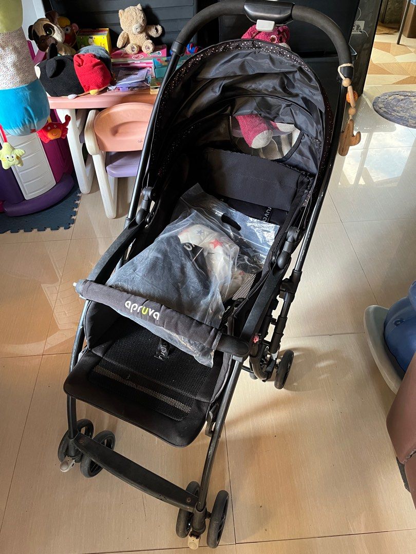 Infant Car Seat (Category: Car Seats) located in Batangas. Submitted by jenine181 (Listing ID 1401780267, Image 2). Description: For Take All 4,000 Car seat Stroller Walker.