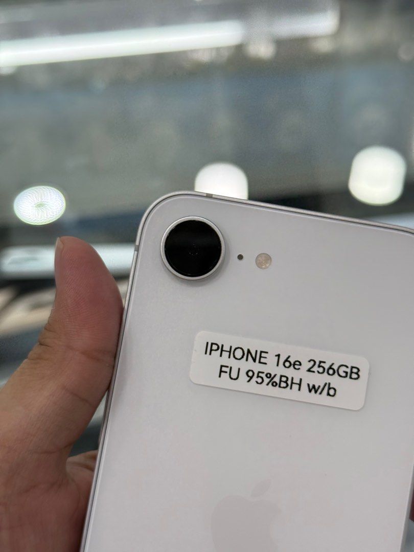 iPhone 16e 256GB Factory Unlock No Issue Secondhand (Category: iPhone 16 Series) located in Pasig City. Submitted by FarAndRayShop (Listing ID 1401750724, Image 2). Description: OPEN FOR SWAP/SELLING/BUYING (RFS: Buy and Sell) Price: 27,499 iPhone 16e 256GB •Factory Unlock •NO HIDDEN ISSUES •TEST TO SAWA •Authentic Phone Physical store in Greenhills Shopping Center XC-07 Stall Number Look For Rayray Or Anika NO CASH INSTALLMENT We are open also f