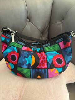 (Category: ) located in . Submitted by ooooyiiiioooo (Listing ID 1360987200, Image 1). Description: .