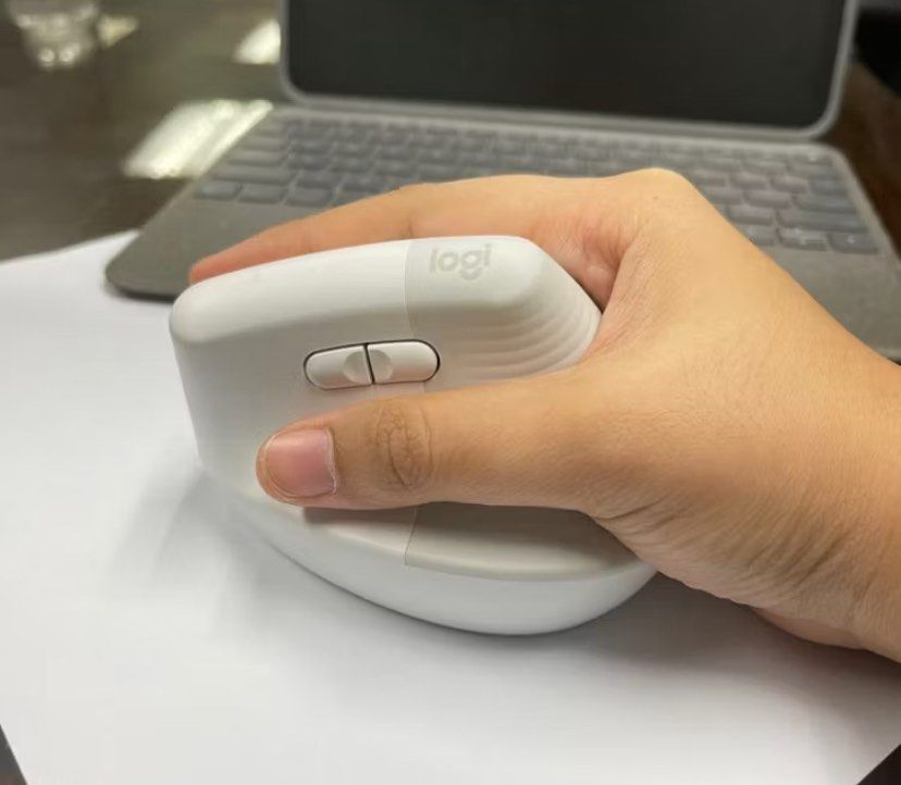 Logitech Lift Vertical Ergonomic Mouse - White (Category: Mouse & Mousepads) located in Cavite. Submitted by baobaodeclutter (Listing ID 1401903339, Image 2). Description: Almost never been used. Impulsive buying im not really using mouse. 3k original price. Location is imus cavite. Shipping will be lalamove.
