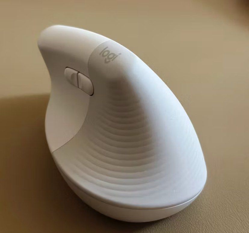 Logitech Lift Vertical Ergonomic Mouse - White (Category: Mouse & Mousepads) located in Cavite. Submitted by baobaodeclutter (Listing ID 1401903339, Image 3). Description: Almost never been used. Impulsive buying im not really using mouse. 3k original price. Location is imus cavite. Shipping will be lalamove.