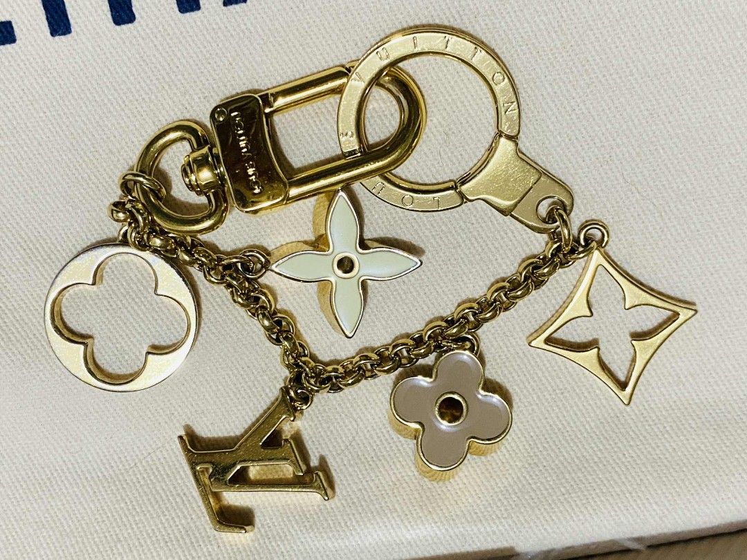 Louis Vuitton Fleur de Monogram Bag Charm (Category: Luxury Bags & Wallets) located in Imus. Submitted by Veanne (Listing ID 1401891369, Image 2). Description: .