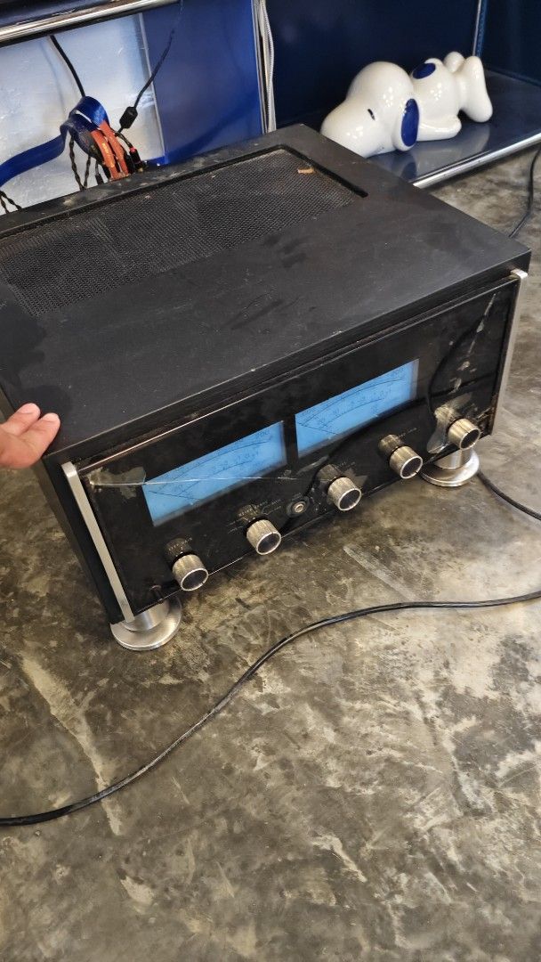 McIntosh mc2205 (Category: Soundbars, Speakers & Amplifiers) located in Makati City. Submitted by thegoods_mnl (Listing ID 1401834491, Image 2). Description: working needs to be reconditioned with replacement glass bought from mcintosh.
