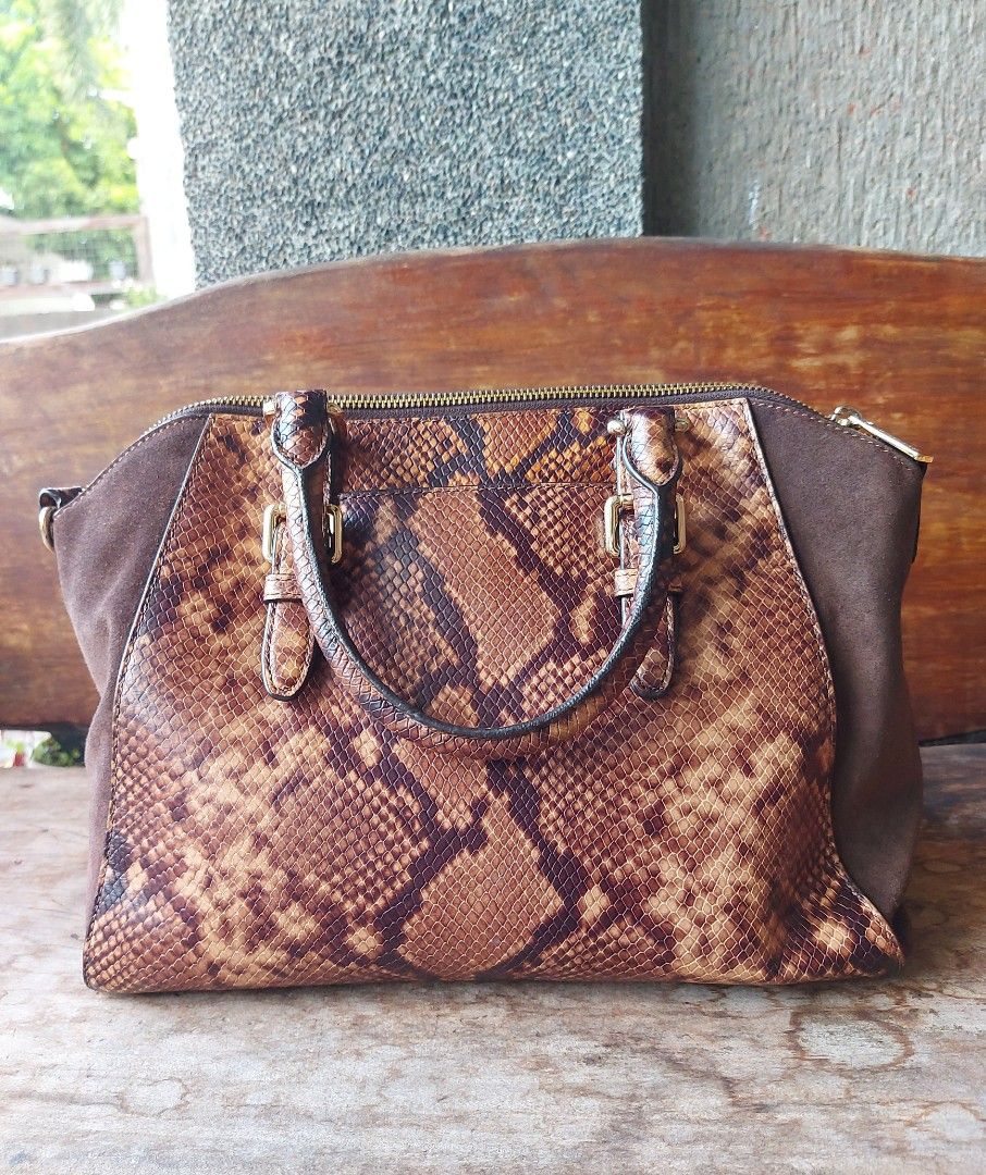 Michael Kors 2-way satchel Ciara (Category: Shoulder Bags) located in Paranaque City. Submitted by angelistar (Listing ID 1401824003, Image 2). Description: MK Ciara Satchel; never been used, US-bought No paperbag or MK dustbag.