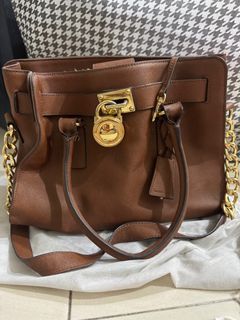 (Category: ) located in . Submitted by fncouture (Listing ID 1401746133, Image 1). Description: .