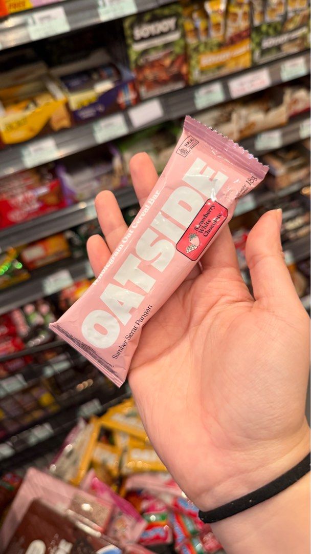 Oatside oat cereal bar (Category: Health Food, Drinks & Tonics) located in Cainta. Submitted by chickenmamidoodle (Listing ID 1401723494, Image 3). Description: Oatside cereal bar Flavor available: Strawberry Chocolate Peanut 60 php each Onhand .