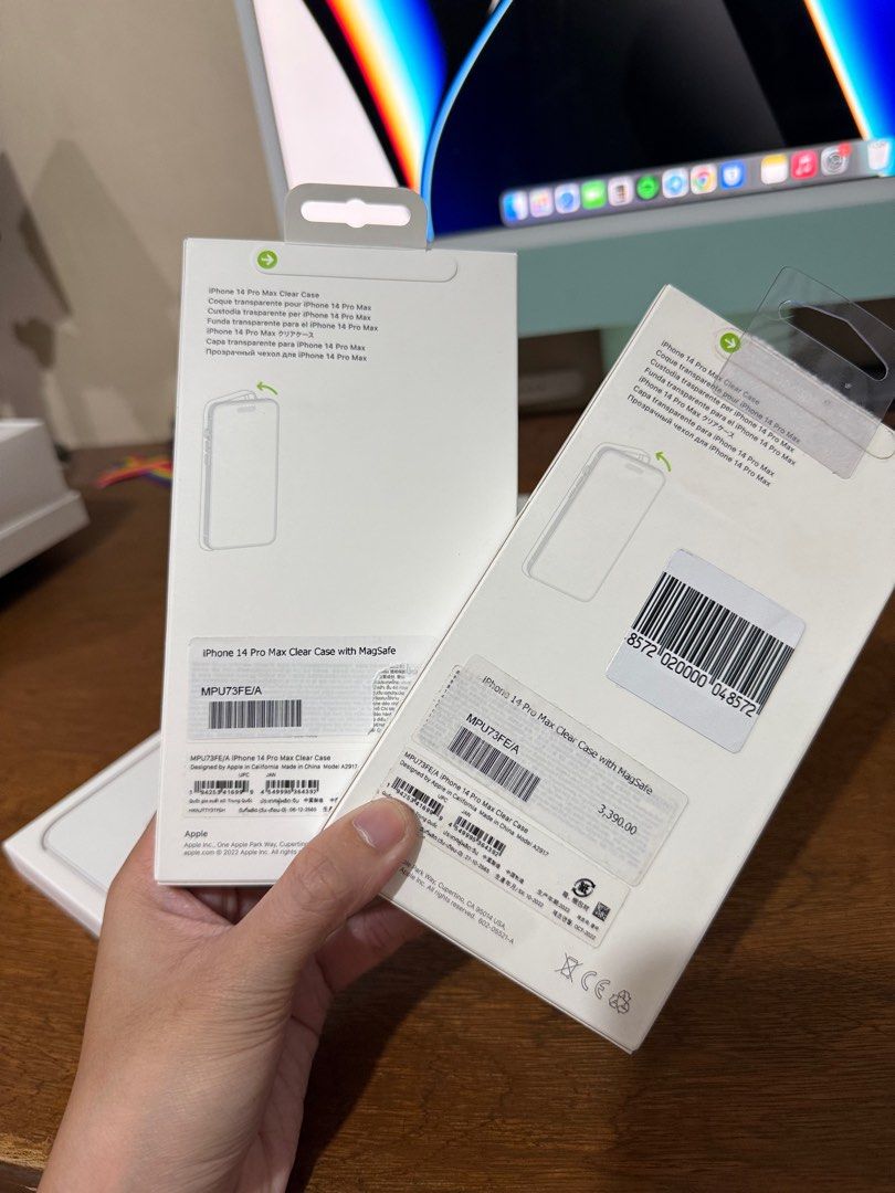 Original Apple Clear MagSafe Case Cover for iPhone 14 Pro Max (Category: Cases & Sleeves) located in Manila. Submitted by razelysonn (Listing ID 1401875245, Image 2). Description: FIXED PRICE RARE ITEM 2pcs available .