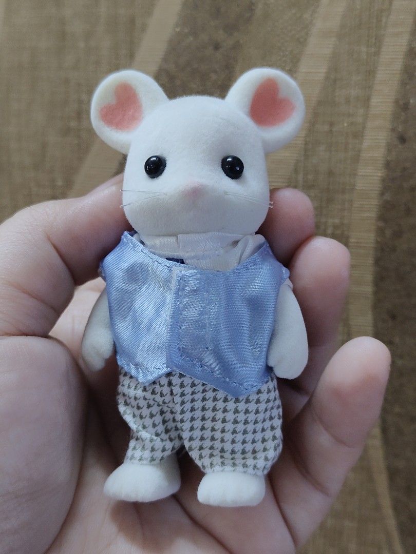 rare vintage Sylvanian Families Father Marshmallow Mouse (Category: Figurines & Statues) located in Santa Rosa. Submitted by mmps249.1 (Listing ID 1401874916, Image 1). Description: Crossposted Mine now, pay now shipping courier: JRS only Gcash payment upon order No reservations.