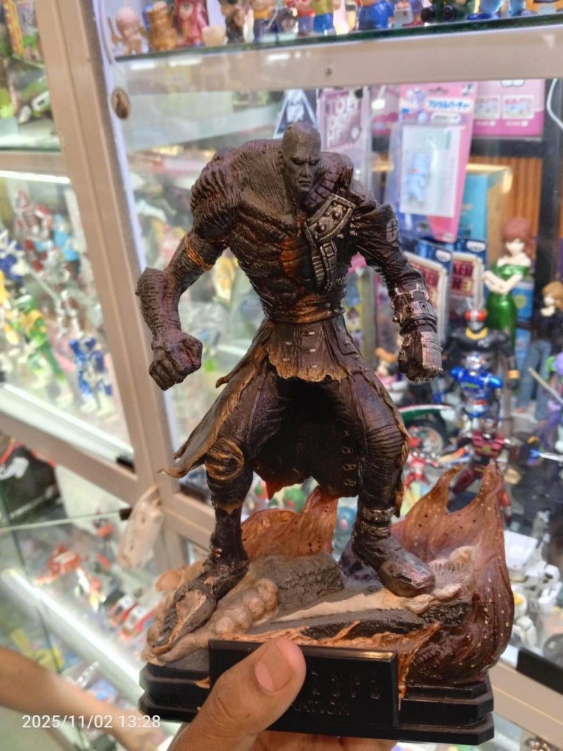 Resident Evil Super Tyrant Action Figure (Category: Figurines & Statues) located in Manila. Submitted by chavezjofe92080 (Listing ID 1401854479, Image 1). Description: - Highly detailed Tyrant action figure from Resident Evil. - Features intricate sculpting and paintwork. - Includes a detailed base. - Perfect for Resident Evil collectors..