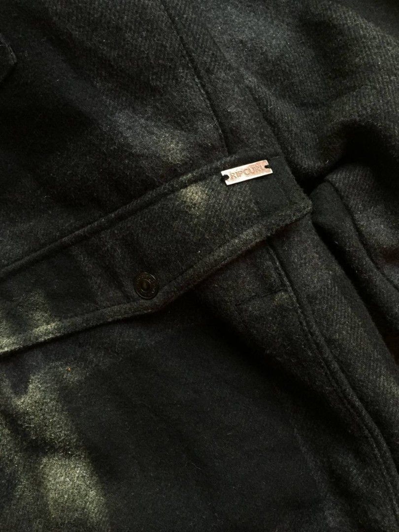 Rip Curl Outpost Jacket - Medium (Category: Coats, Jackets and Outerwear) located in Bulacan. Submitted by jayrholazaro (Listing ID 1401745721, Image 2). Description: Size Medium Measurements (in inches): Length: 27 Width: 22 Sleeve: 23 Excellent condition Color rate: 10/10 No issue.