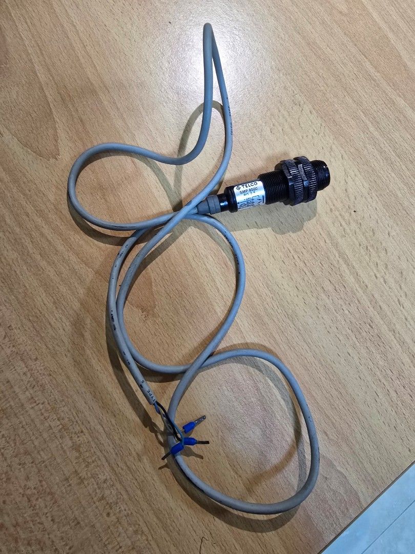 Sensor (Category: Cables & Adaptors) located in Singapore. Submitted by _kelvinnn (Listing ID 1401789281, Image 1). Description: .
