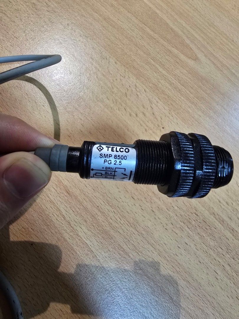 Sensor (Category: Cables & Adaptors) located in Singapore. Submitted by _kelvinnn (Listing ID 1401789281, Image 3). Description: .