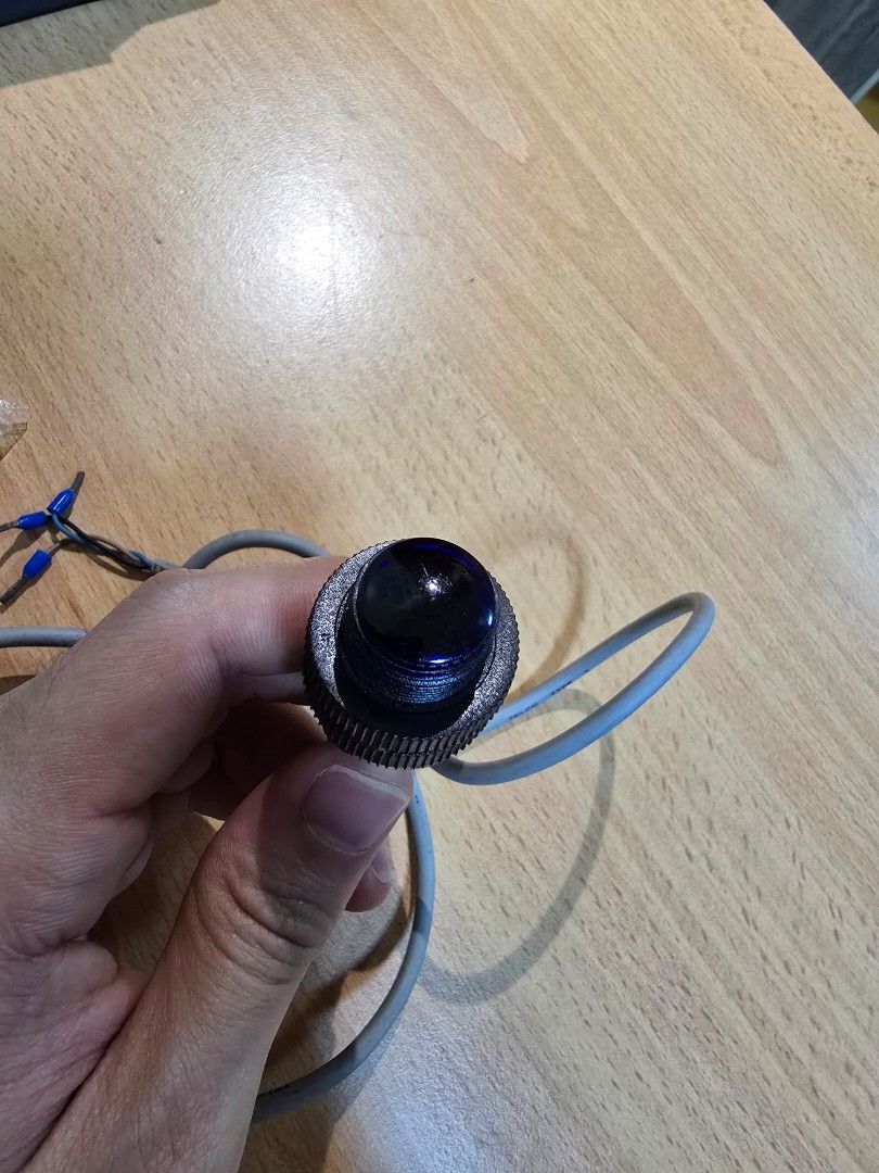Sensor (Category: Cables & Adaptors) located in Singapore. Submitted by _kelvinnn (Listing ID 1401789281, Image 2). Description: .