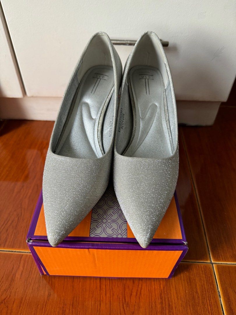 Silver Glittery Heels (Category: Heels) located in Pasay City. Submitted by eth.erealvintage (Listing ID 1401732499, Image 2). Description: Silver Glitter Heels ✨ Brand: ULD Color: Silver Glitters Size: 38 Condition: Used only once for a photoshoot – almost brand new.